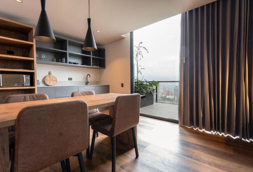 スタンダードスタジオ, Kiin Living  Child Free Coliving