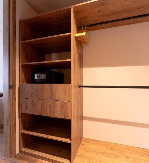 דירת שני חדרים, Kiin Living  Child Free Coliving
