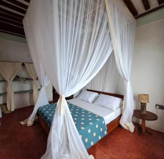 اتاق لوکس با چشم‌انداز دریا, Pwani House   Lamu Seafront