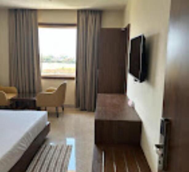 Номер Deluxe, Grand Bhelsa Hotel & Resorts, Hasnabad