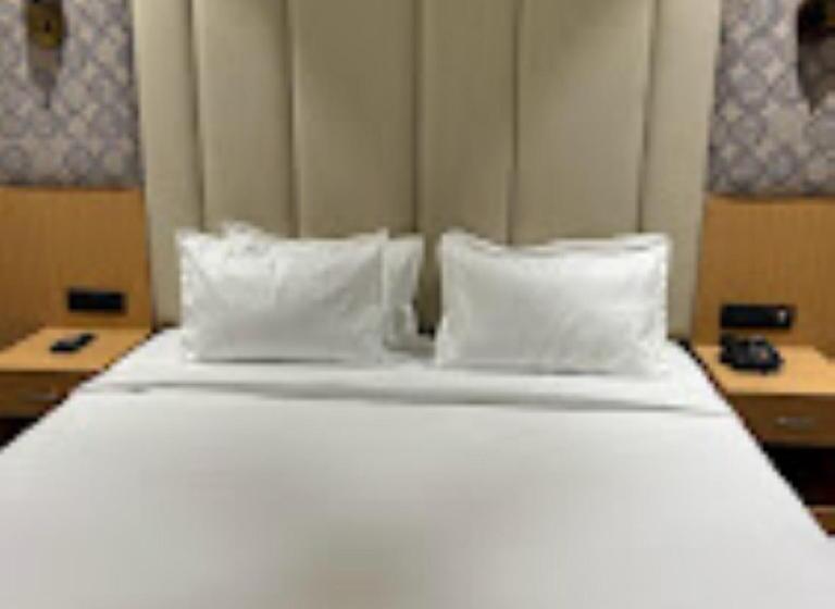 Номер Deluxe, Grand Bhelsa Hotel & Resorts, Hasnabad