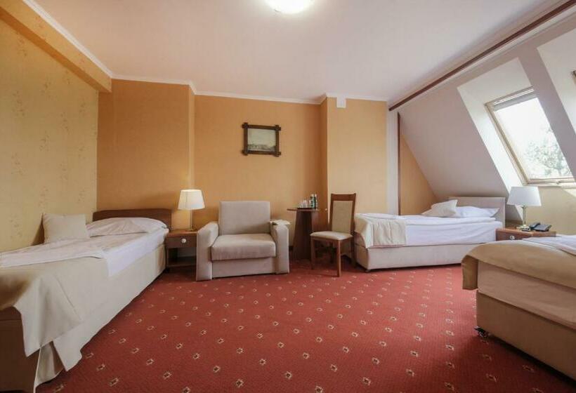 Семейный Номер, Dwór Bogucin Hotel&restauracja