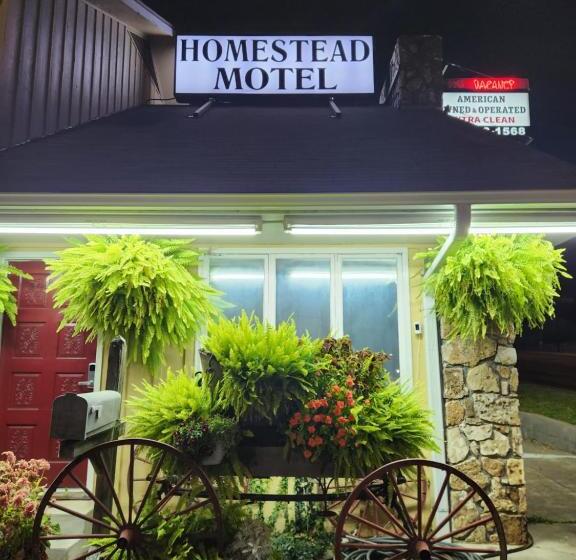 豪华房间, Homestead Motel