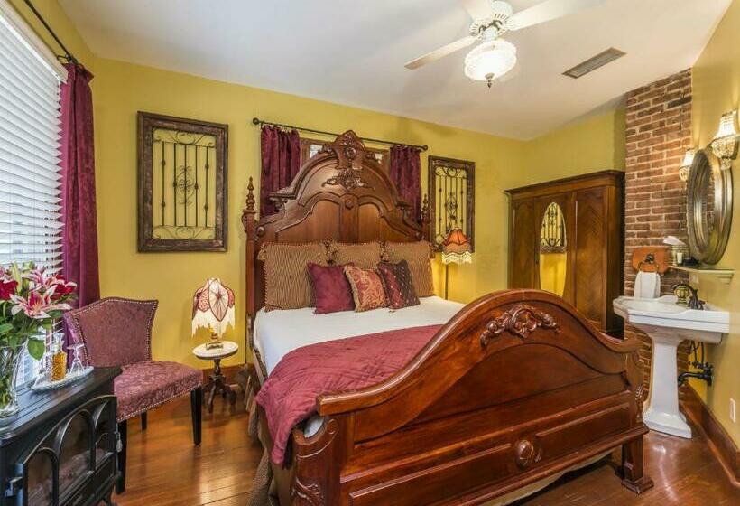 キングサイズベッドのデラックスルーム, Carriage Way Inn Bed & Breakfast Adults Only   21 Years Old And Up