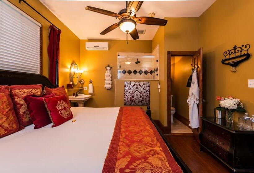 带大床的标准间, Carriage Way Inn Bed & Breakfast Adults Only   21 Years Old And Up
