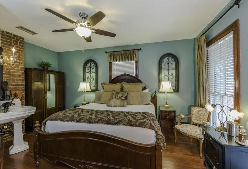 キングサイズベッドのデラックスルーム, Carriage Way Inn Bed & Breakfast Adults Only   21 Years Old And Up