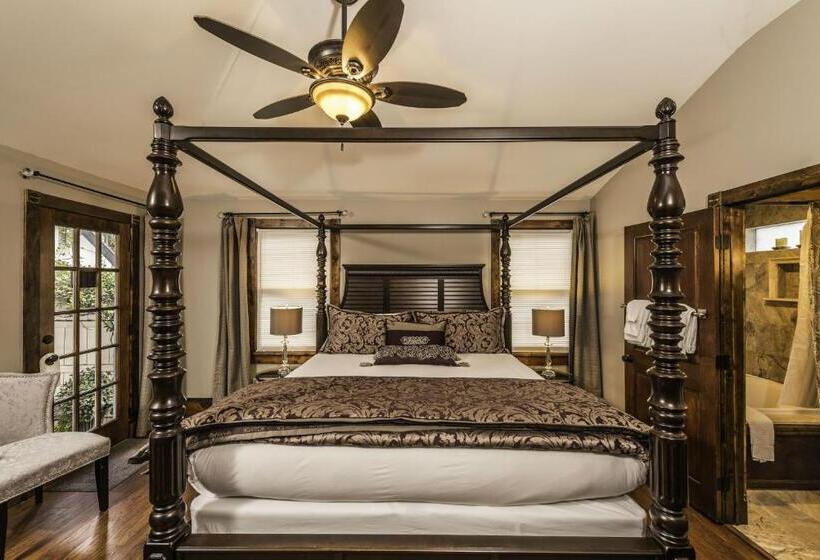带大床的标准间, Carriage Way Inn Bed & Breakfast Adults Only   21 Years Old And Up