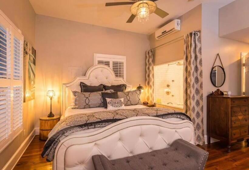 小室, Carriage Way Inn Bed & Breakfast Adults Only   21 Years Old And Up