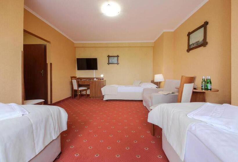 Семейный Номер, Dwór Bogucin Hotel&restauracja