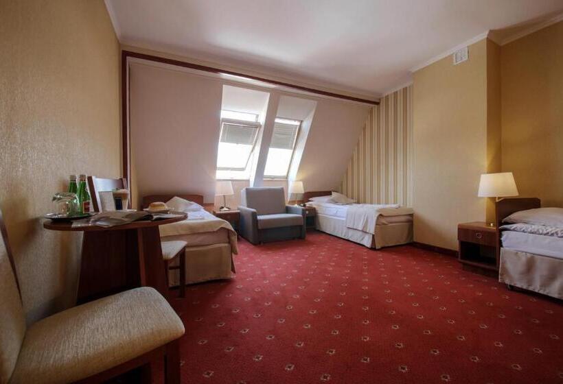 Семейный Номер, Dwór Bogucin Hotel&restauracja