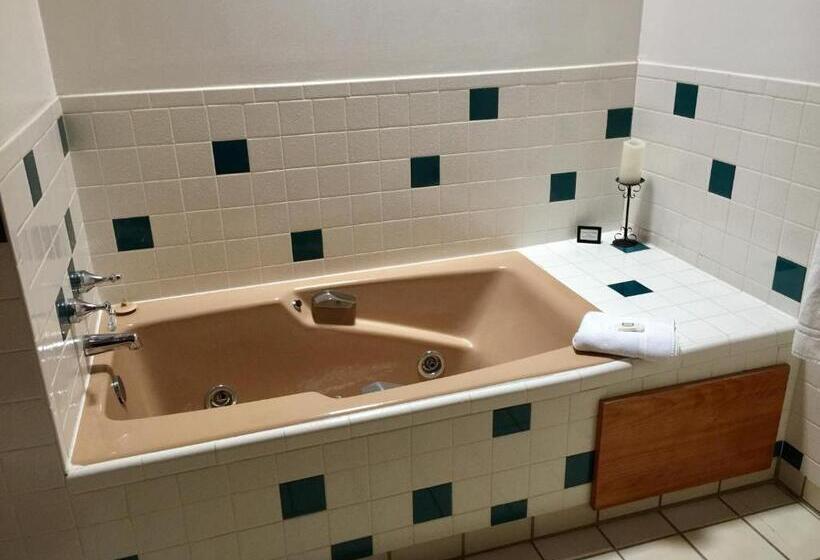 Полулюкс Повышенной Комфортности, Guadalupe Inn