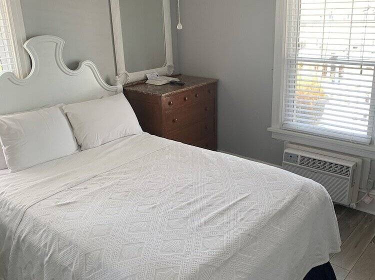 스위트, Ocean Manor 1100 Inn