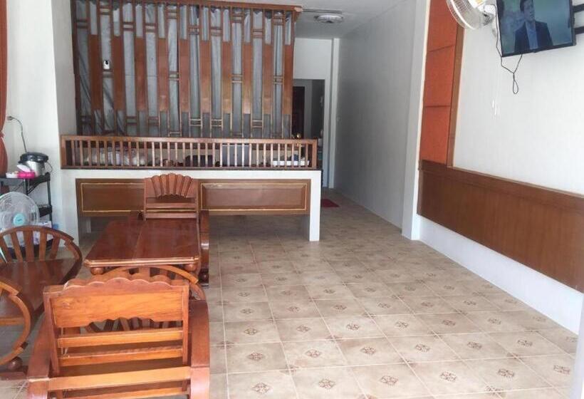 Номер Стандарт, Praew Guesthouse