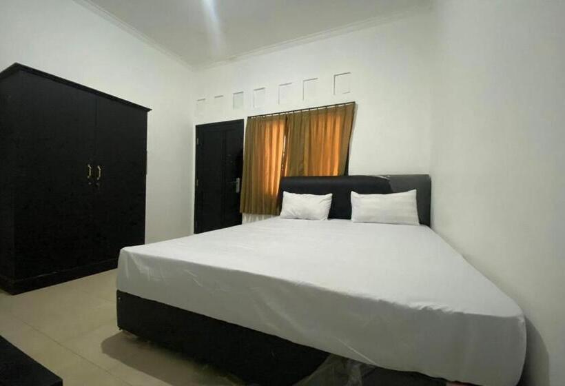Номер Deluxe, Oyo Life 93156 Rumah Kosan