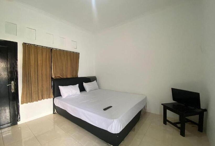Номер Deluxe, Oyo Life 93156 Rumah Kosan