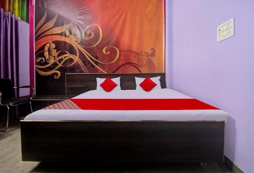 트리플 클래식 룸, Oyo Star Inn Guest House