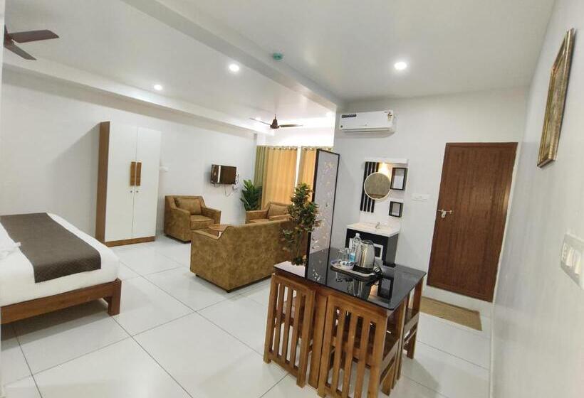 Люкс Повышенной Комфортности, Wayanad Palace