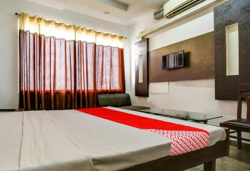 Трехместный Номер Классика, Oyo Hotel Sun Stone