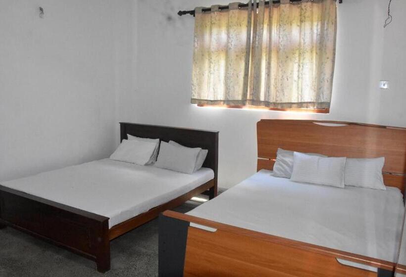 Семейный Номер Совместный Санузел, Camellia Resort