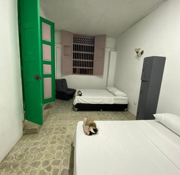 Четырехместный Номер Стандарт, Origen Hostel Jardín