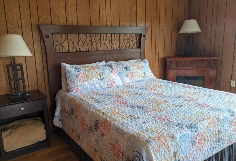キングサイズベッドのスイートルーム, Riverboat Inn & Suites