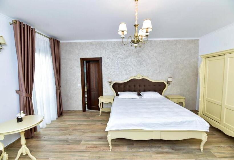 اتاق استاندارد با تخت بزرگ, Pensiunea Ww
