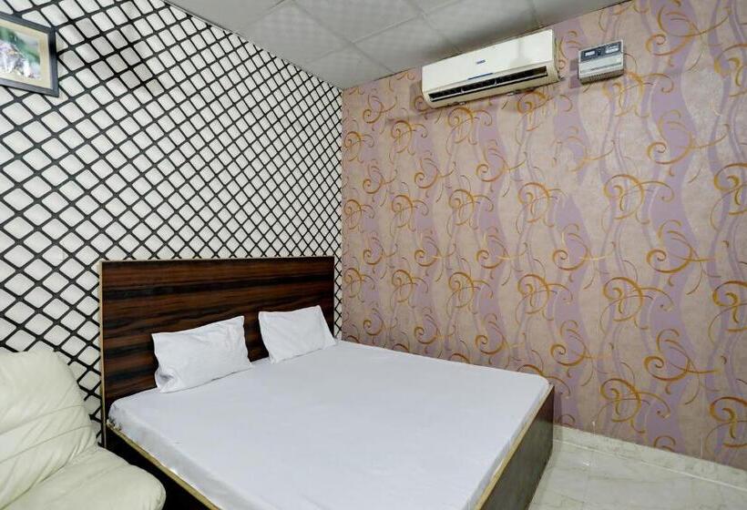 Трехместный Номер Классика, Oyo Gold Inn