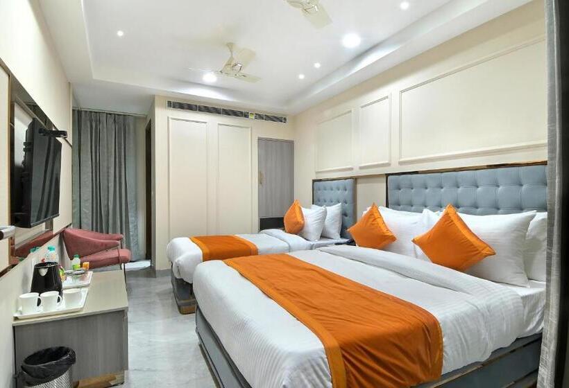 家庭套房, Newly Built Hotel Sapphire House Paharganj  5mins Walk From Railway Station And Metro Station