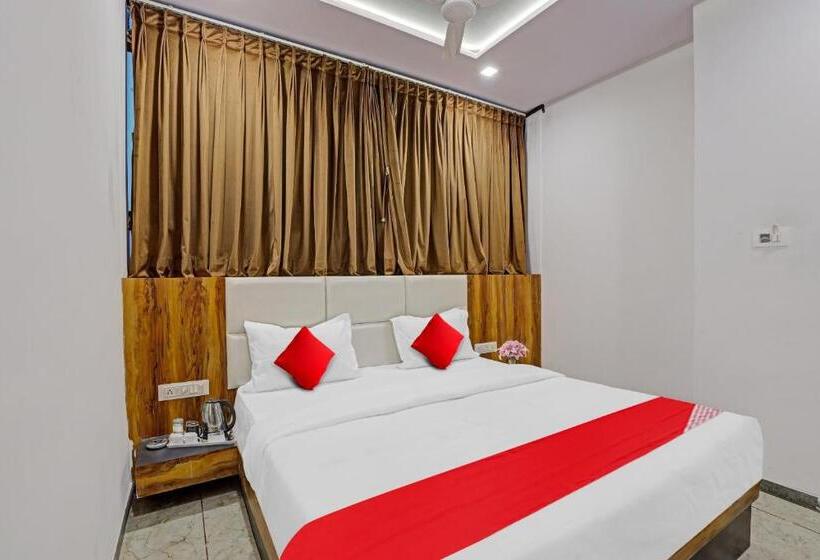 Трехместный Номер Классика, Collection O Hotel Dumas Rooms & Restaurant