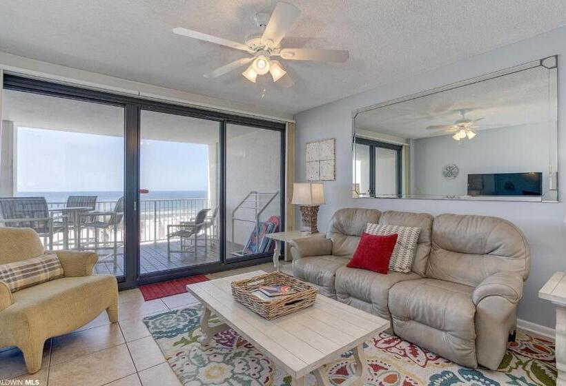דירת חדר נוף לים, Windward Pointe   404   Amazing Views Huge Balcony 3 Bed