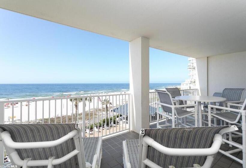דירת חדר נוף לים, Windward Pointe   404   Amazing Views Huge Balcony 3 Bed