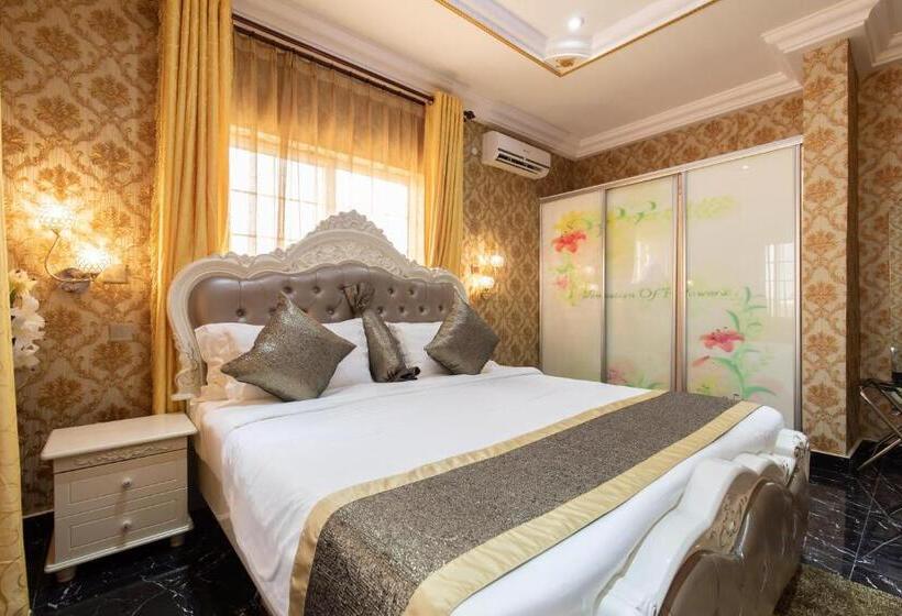 Полулюкс, Ag Hotel And Suites