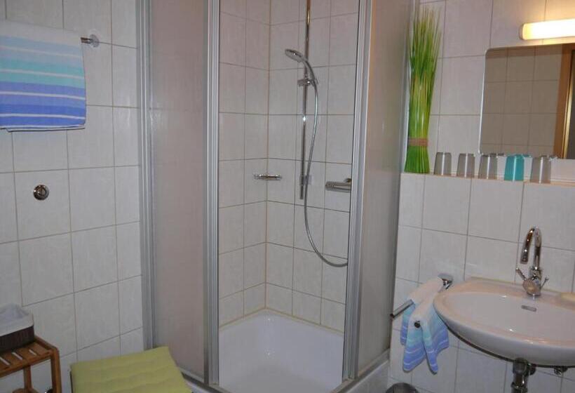 Апартаменты 2 Спальни, Adlerhof