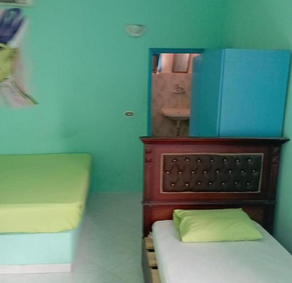 اتاق استاندارد سه نفره, Blue Bird Village