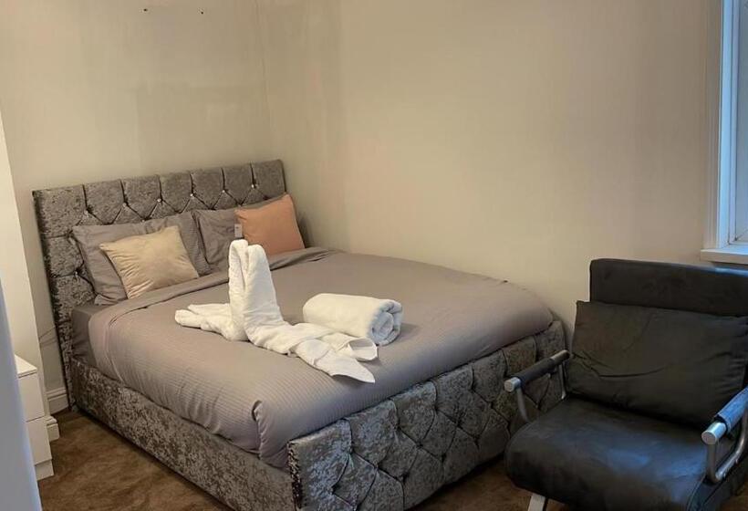 اتاق لوکس, Alder En Suites Self Catering With Private Shower 1