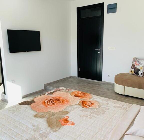 Triple Room Sea View, Seafront Apartments