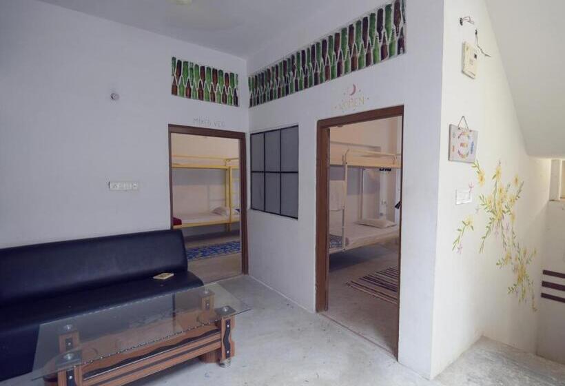 共用房间的床, Chalo Eco Hostel