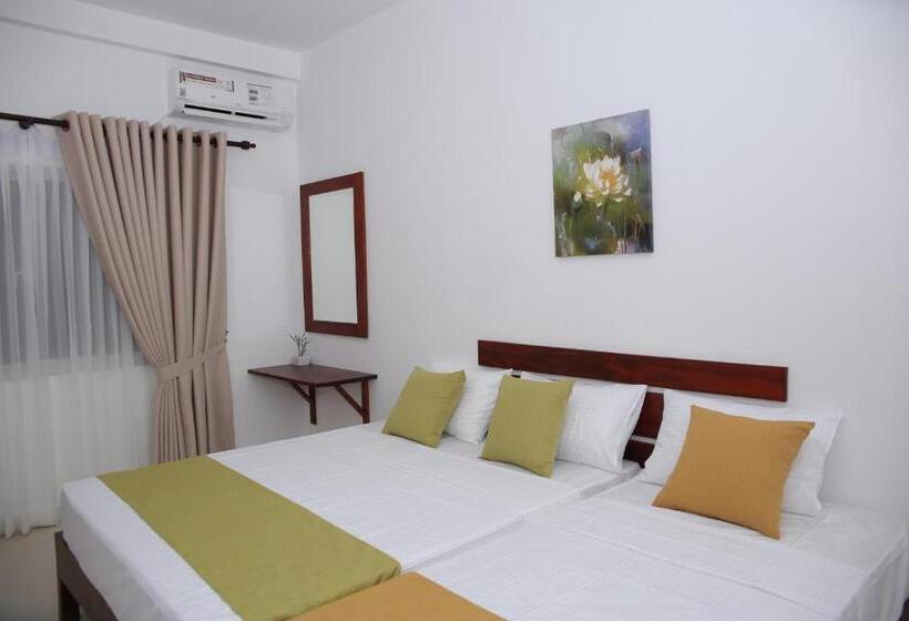 Номер Стандарт Трехместный, Amadel Negombo