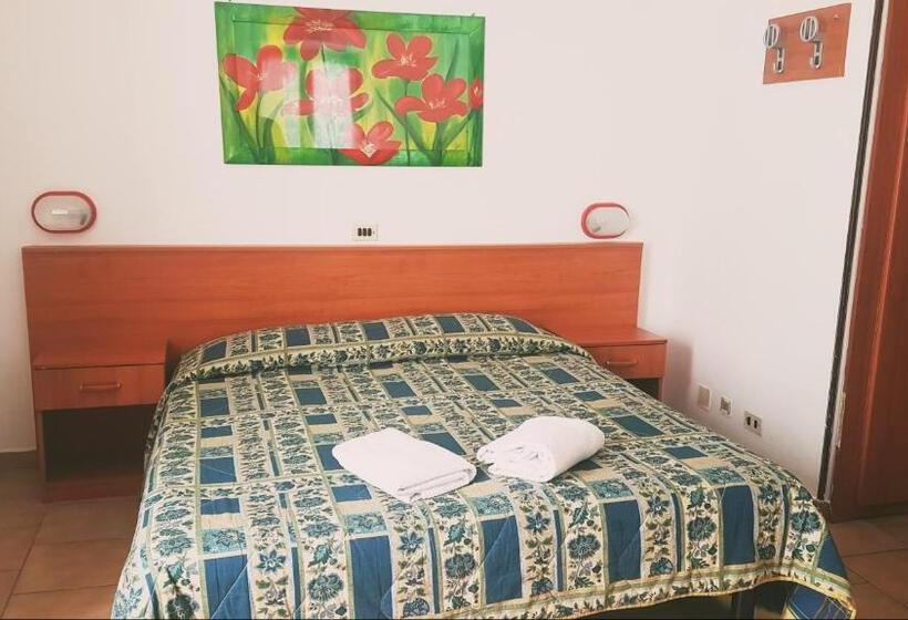 اتاق استاندارد سه نفره, Miramonti