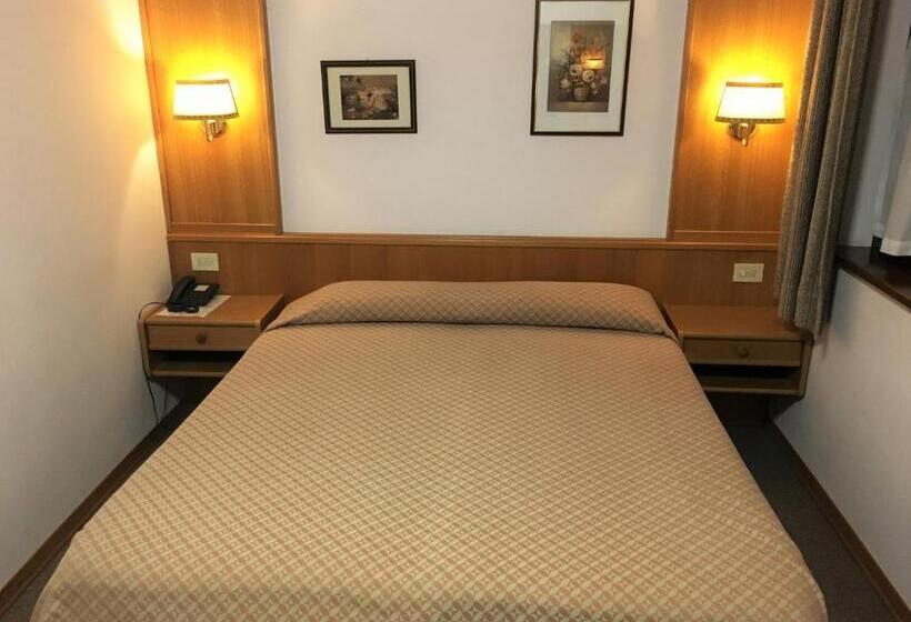 Номер Стандарт, Albergo Scarpone