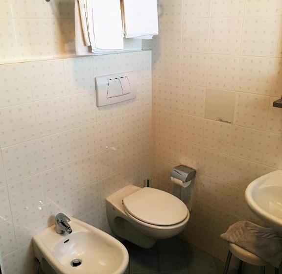 Номер Стандарт Трехместный, Albergo Scarpone
