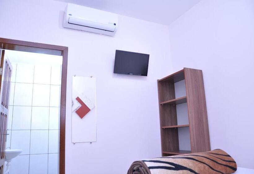 Quarto Estandar, Sanches