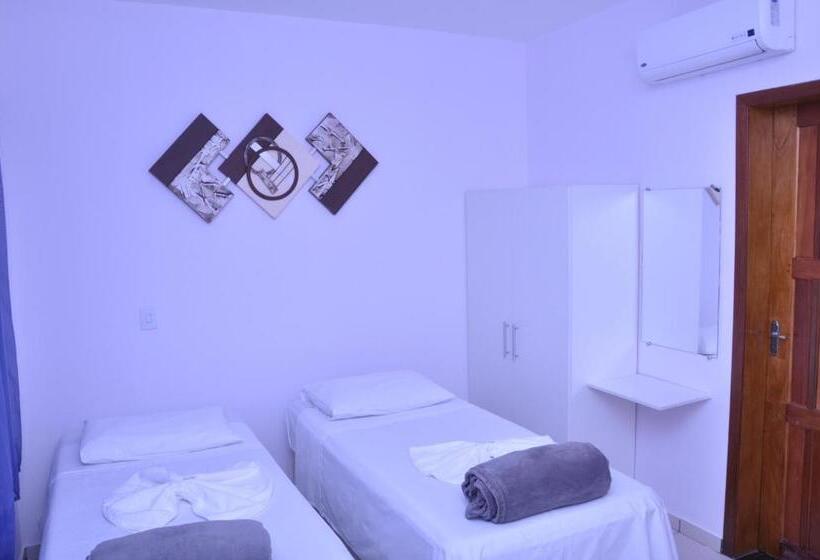 Quarto Estandar, Sanches