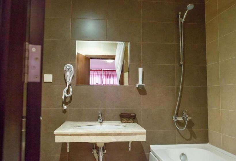 Апартаменты 2 Спальни, Mountain Paradise By The Walnut Trees   Free Wellness