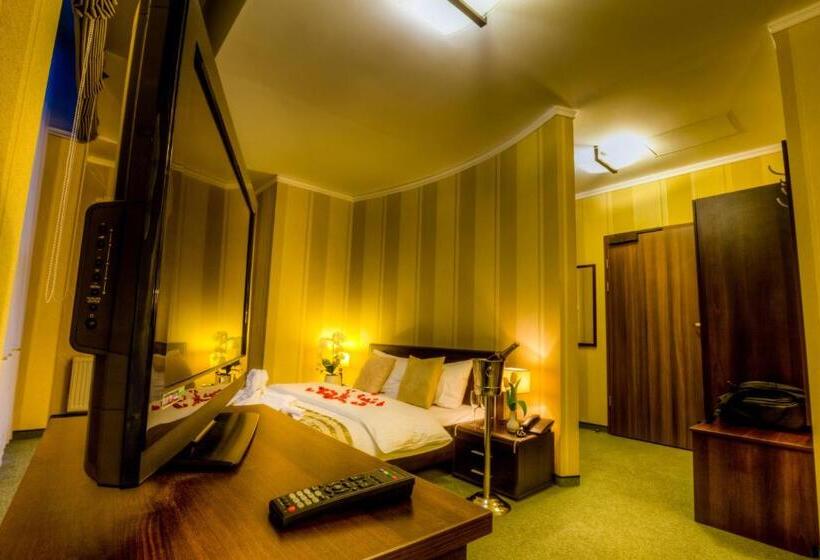 Апартаменты Комфорт 1 Спальня, Aviator Hotel Restauracja & Spa