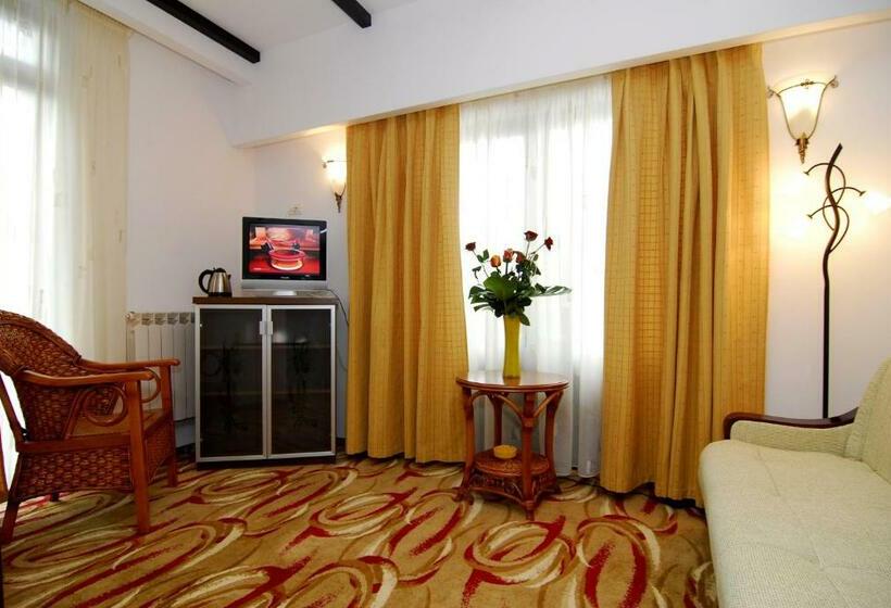 Полулюкс, Casa Iris Hotel & Restaurant