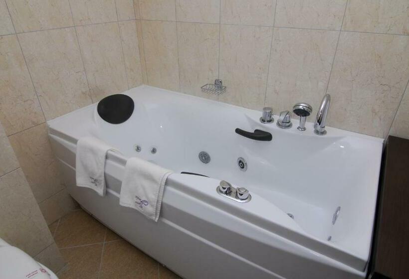 Люкс 2 Спальни, Casa Iris Hotel & Restaurant