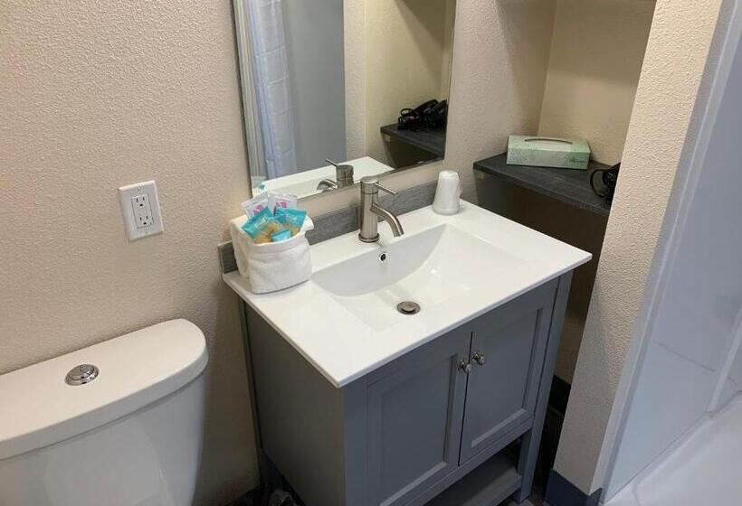 Студия Стандарт, Coastal Inn And Suites