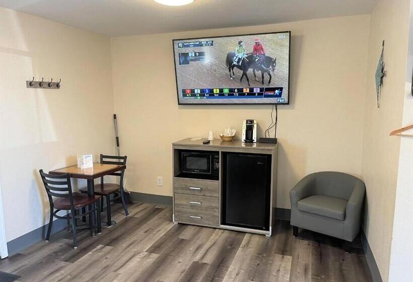 Студия Стандарт, Coastal Inn And Suites