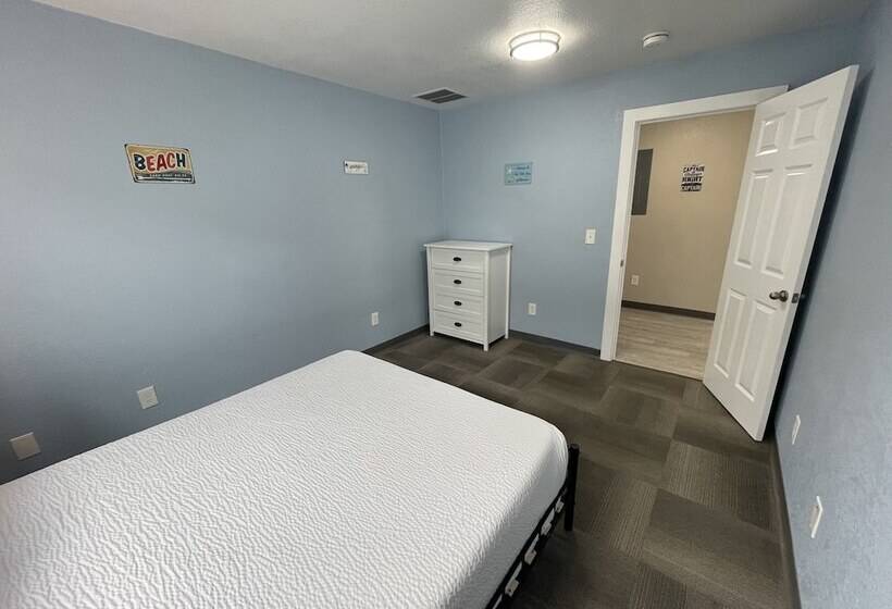 Люкс 3 Спальни, Coastal Inn And Suites